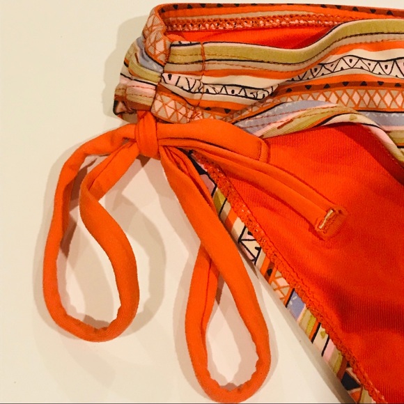 Forever 21 Ruched side Bikini Bottom - Picture 2 of 7